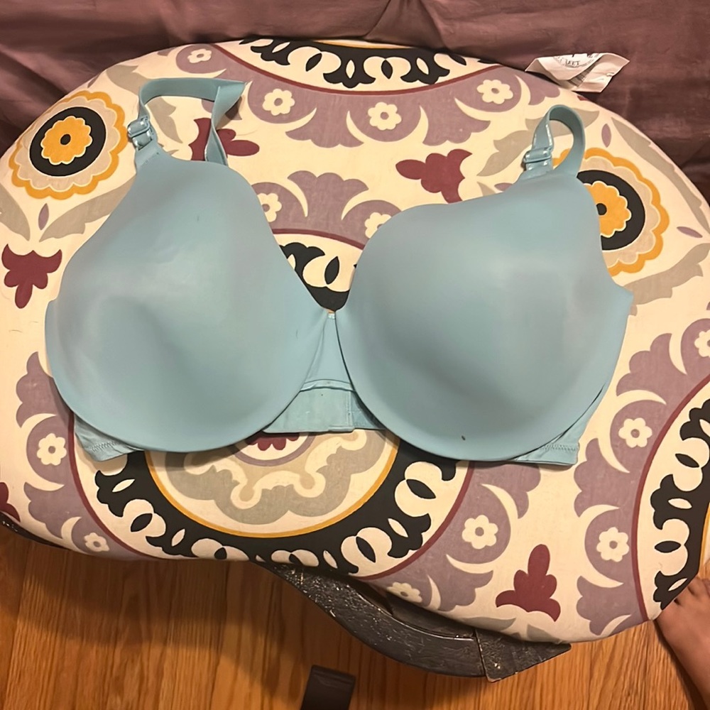 Warner’s 38D EUC This is not a bra cushioned underwire t-shirt bra